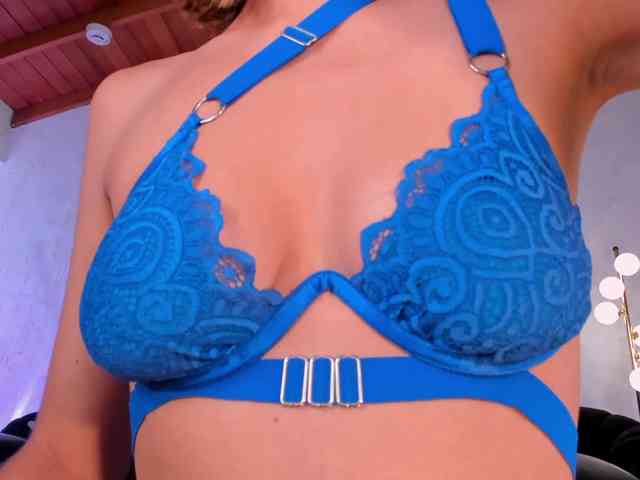 MelissaMoore webcam