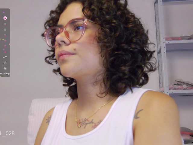 MarilynStone's BongaCams show and profile