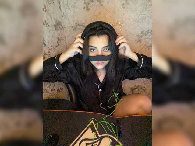 aloeloea live cam on BongaCams