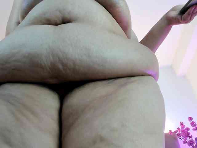 AlondraZaens webcam