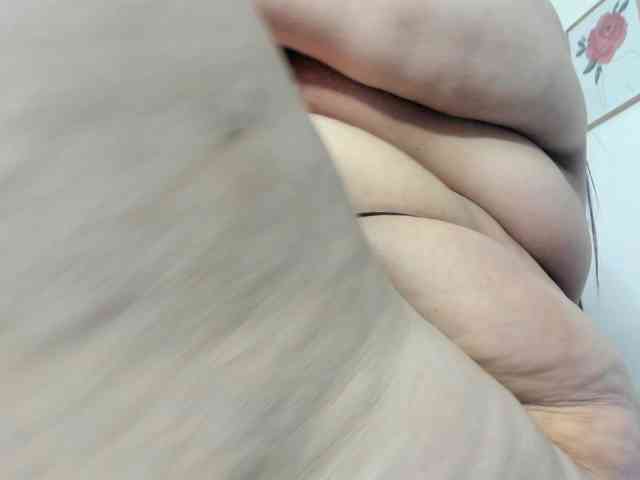 AlondraZaens webcam