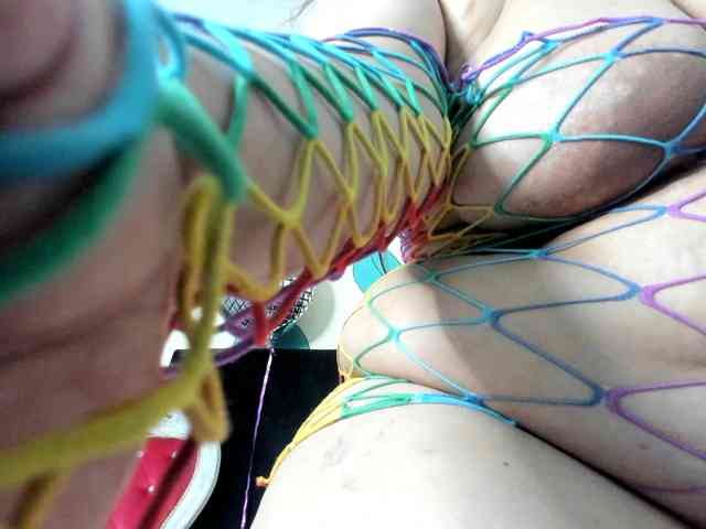 AlondraZaens webcam