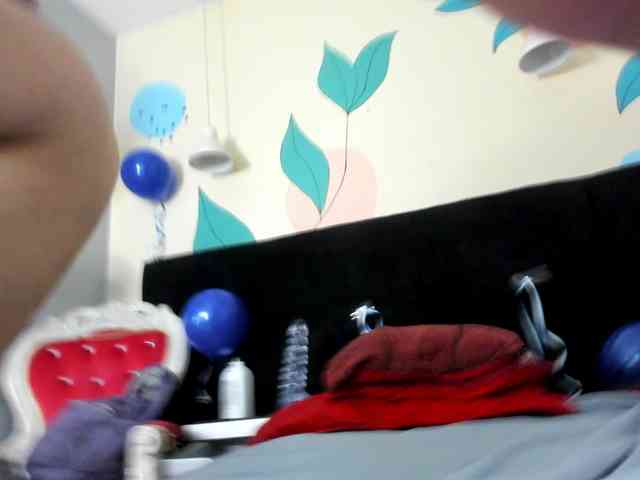 AlondraZaens webcam