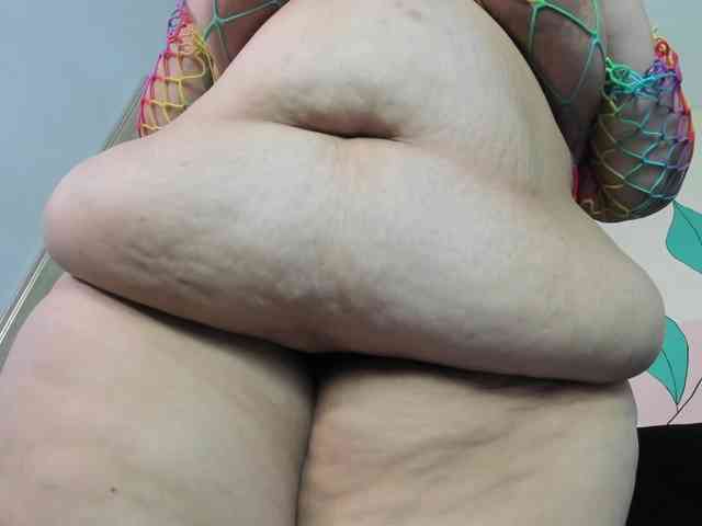 AlondraZaens webcam