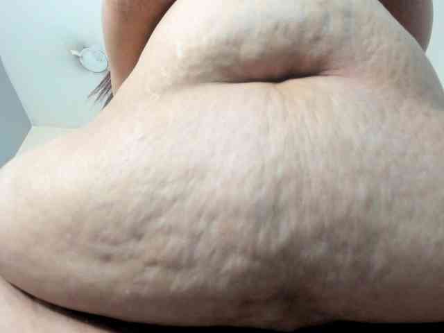 AlondraZaens webcam