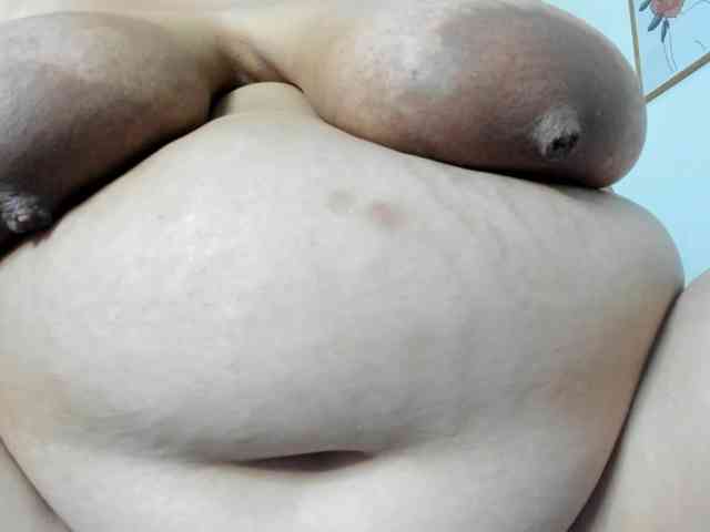 AlondraZaens webcam