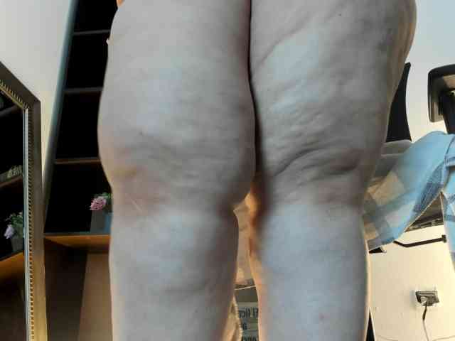 AlondraZaens webcam