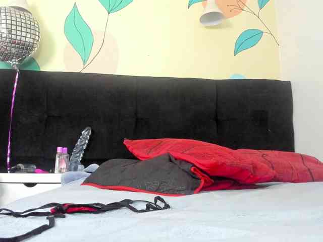 AlondraZaens webcam