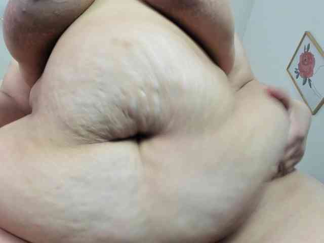 AlondraZaens webcam