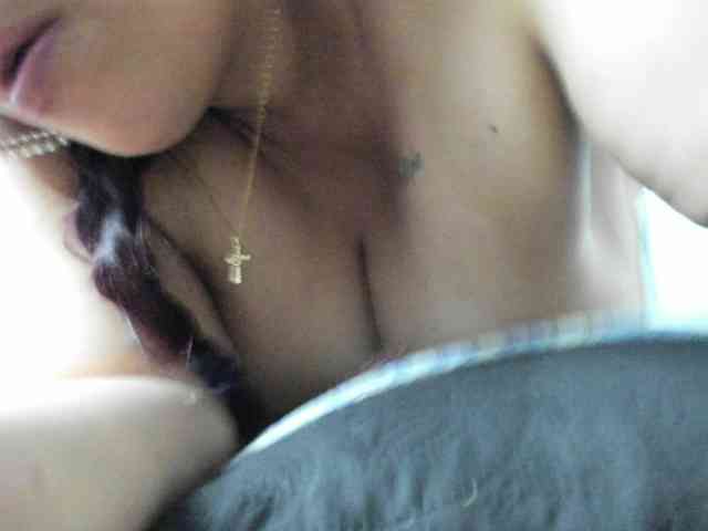 AlondraZaens webcam