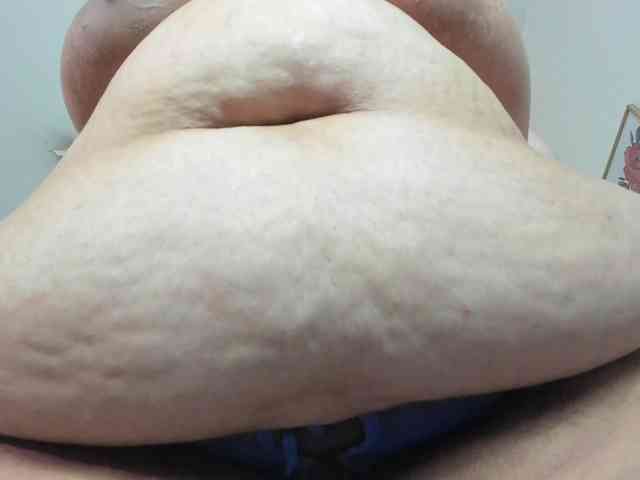 AlondraZaens webcam