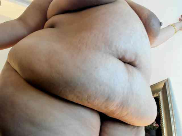 AlondraZaens webcam