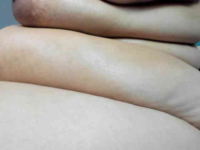 AlondraZaens webcam
