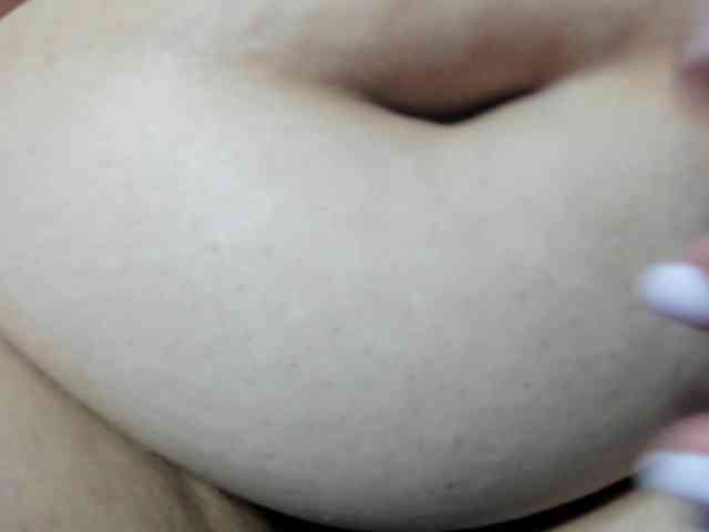 AlondraZaens webcam