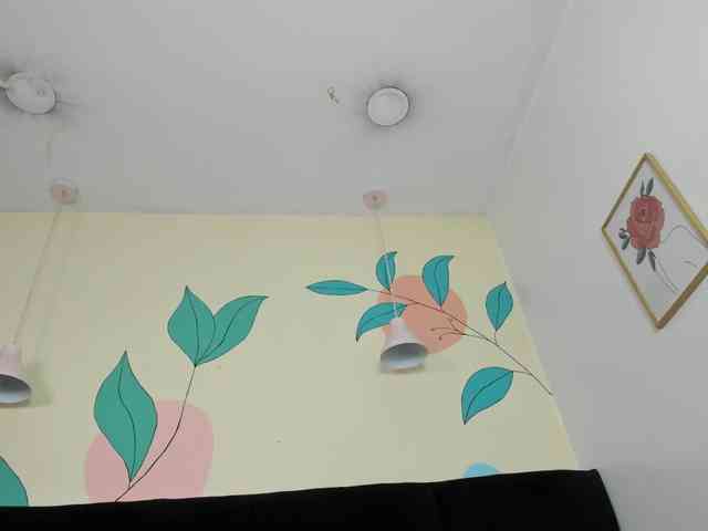 AlondraZaens webcam
