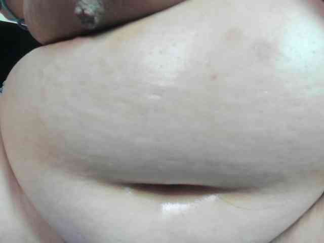 AlondraZaens webcam