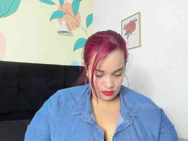 AlondraZaens webcam