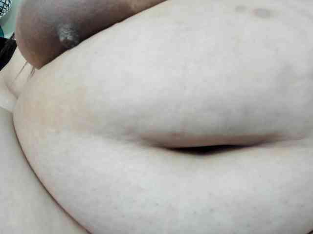 AlondraZaens webcam