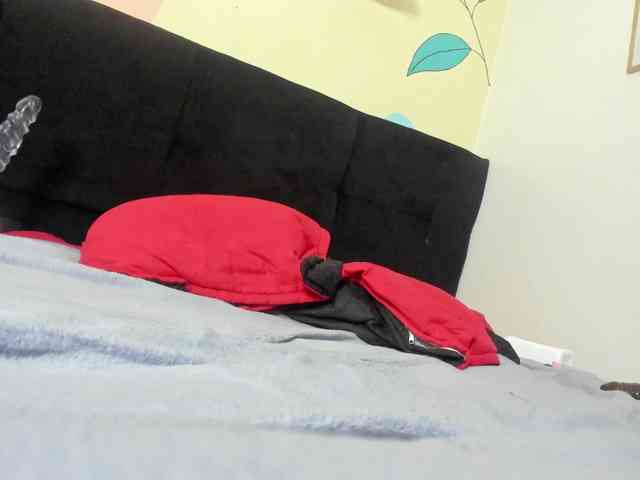 AlondraZaens webcam
