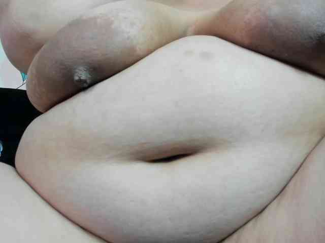 AlondraZaens webcam