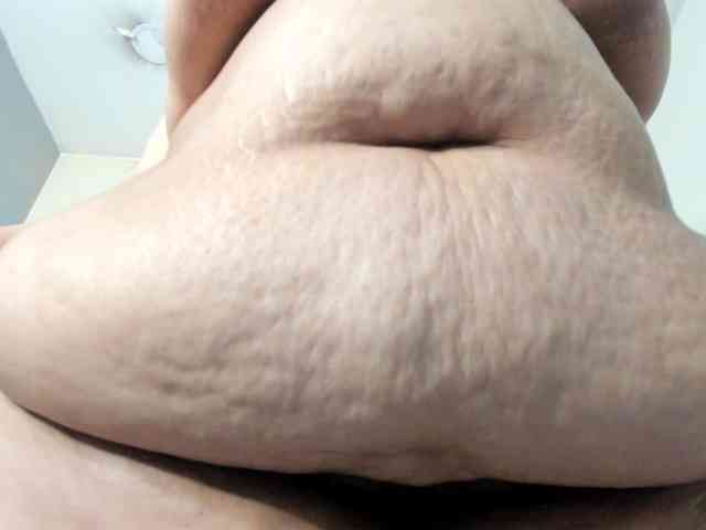 AlondraZaens webcam