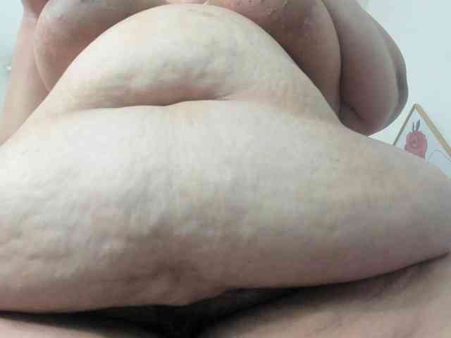 AlondraZaens webcam