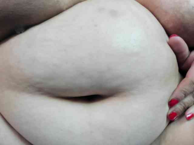 AlondraZaens webcam