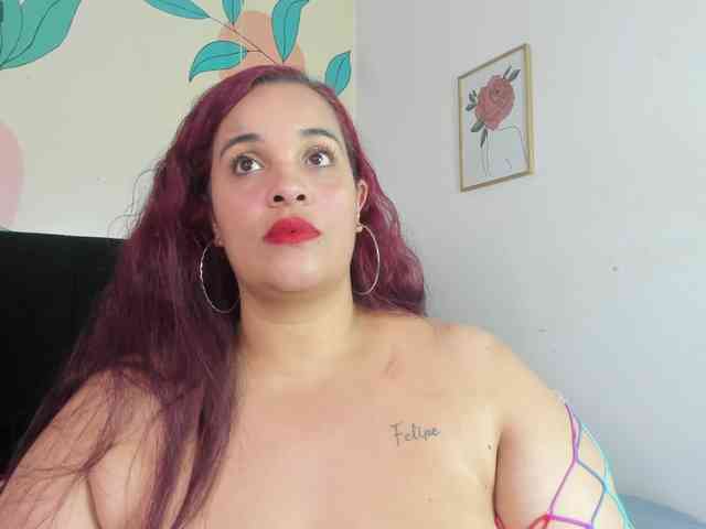 AlondraZaens webcam