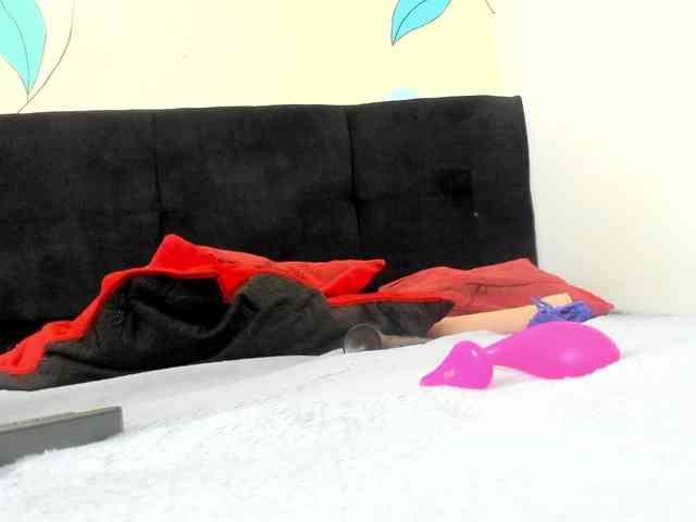 AlondraZaens webcam