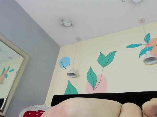 AlondraZaens webcam