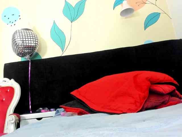 AlondraZaens webcam