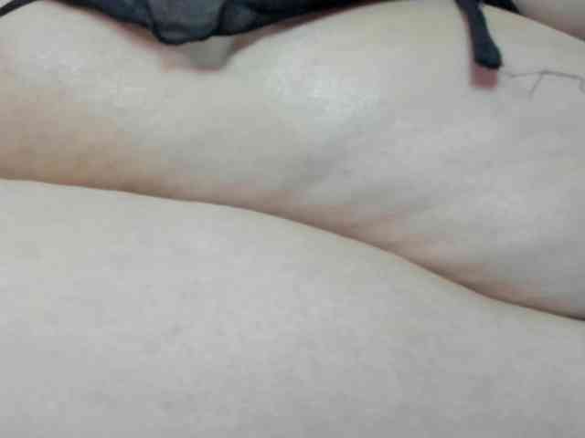 AlondraZaens webcam
