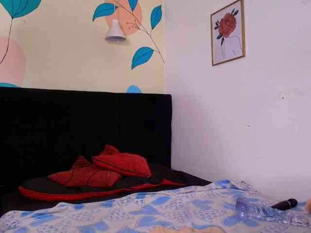 AlondraZaens webcam