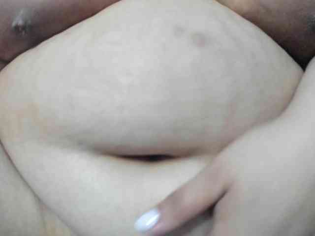 AlondraZaens webcam