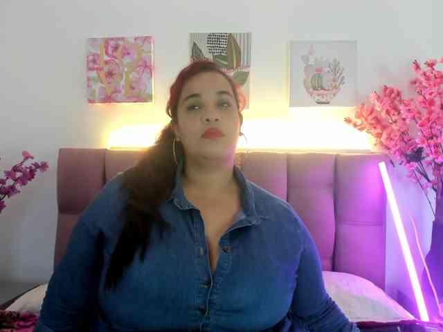AlondraZaens webcam