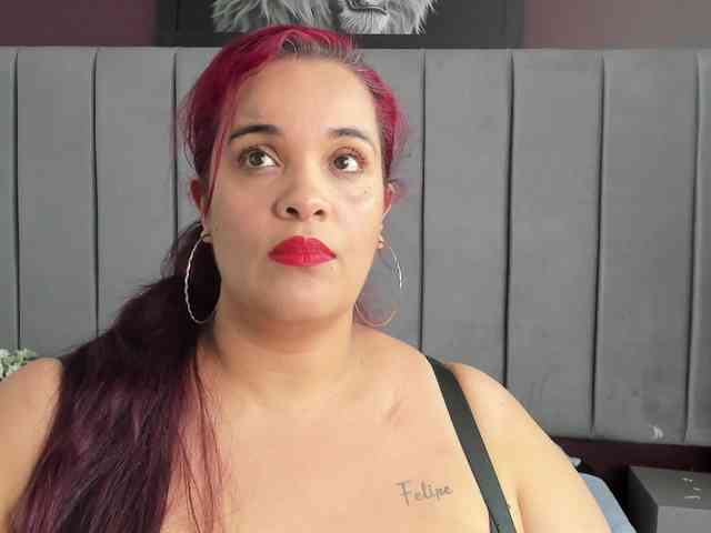 AlondraZaens webcam