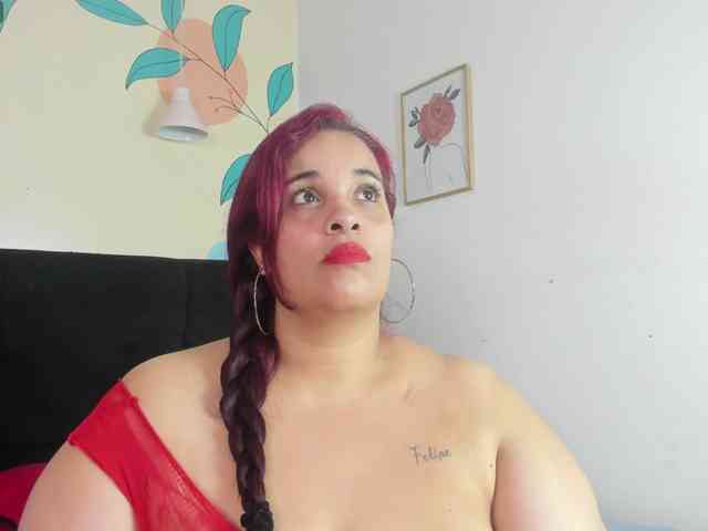 AlondraZaens webcam