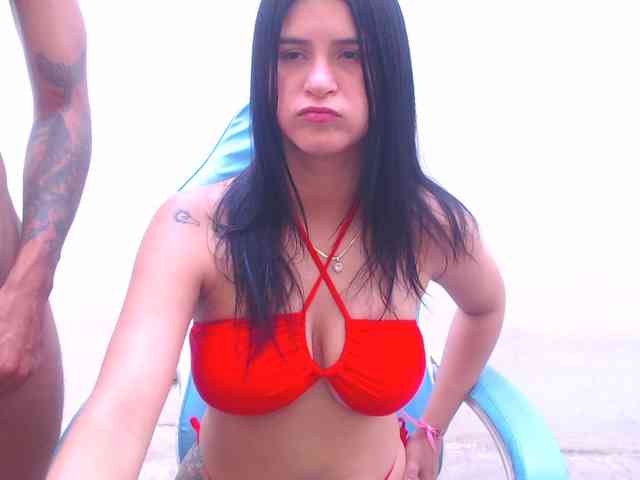 Modelo: hotcollege29