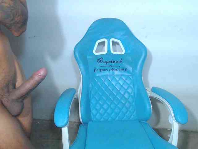 Modelo: hotcollege29