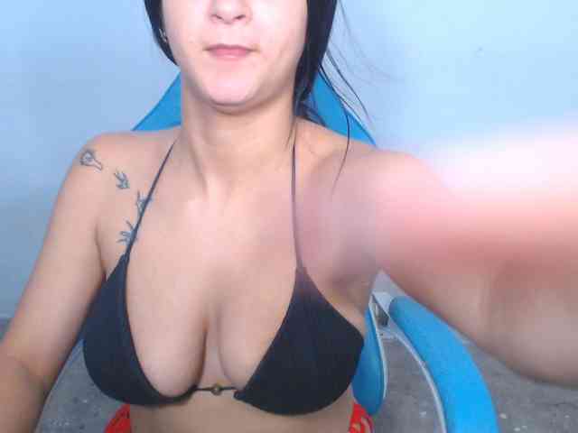 Modelo: hotcollege29