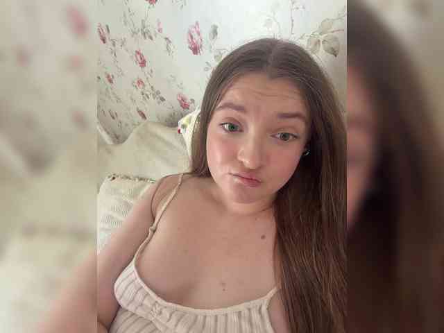IamLovenda webcam