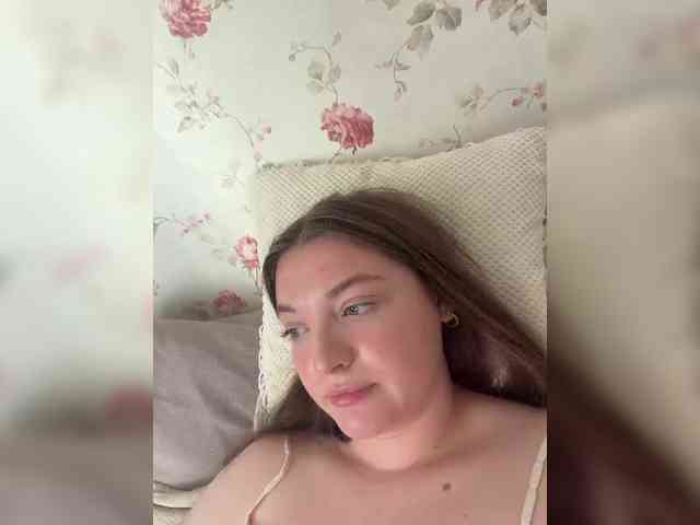 IamLovenda webcam