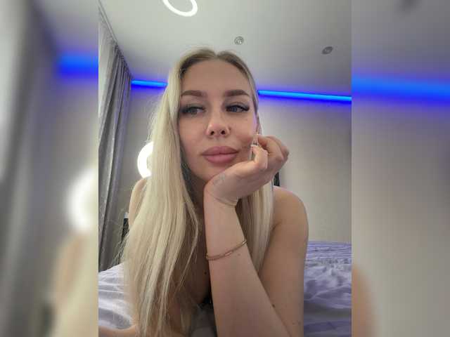 Lovensesgirl live cam