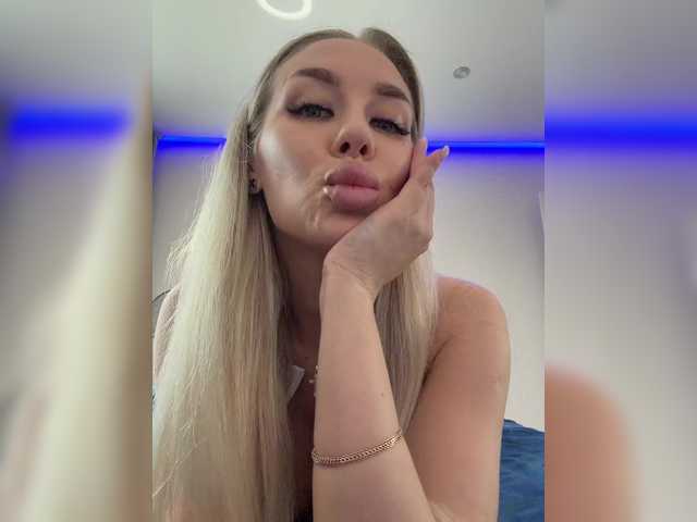Lovensesgirl live cam on BongaCams