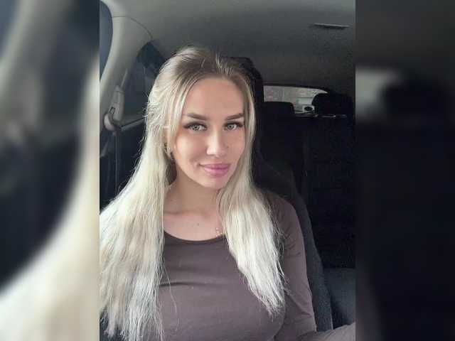 Lovensesgirl, live now on BongaCams
