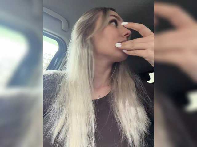 Lovensesgirl, live now on BongaCams