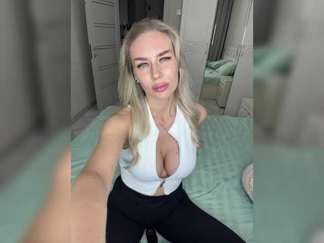 Lovensesgirl live cam on BongaCams