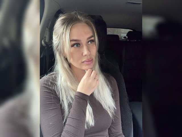 Lovensesgirl, live now on BongaCams