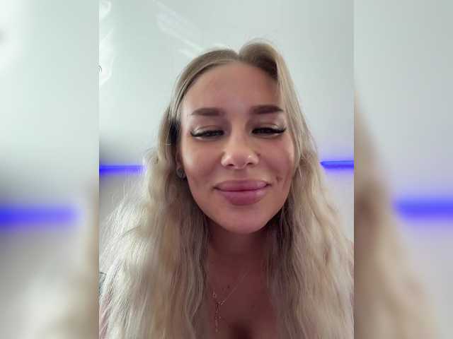 Lovensesgirl live cam on BongaCams