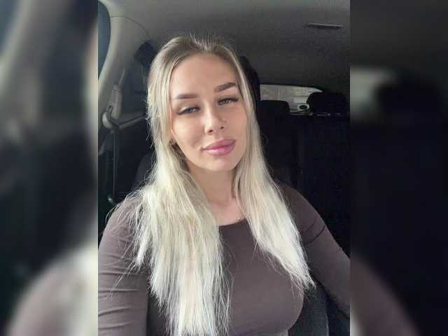 Lovensesgirl, live now on BongaCams